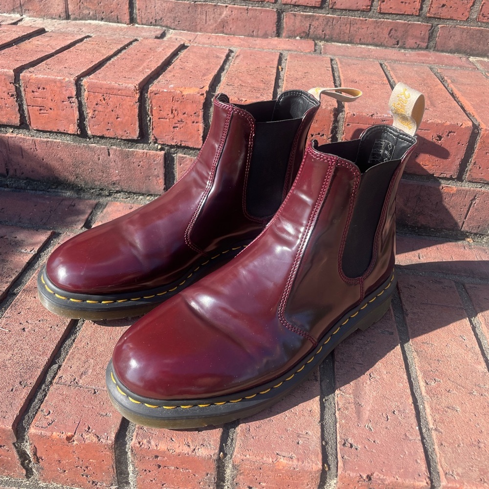 Dr. Martens Chelsea Boots 2976